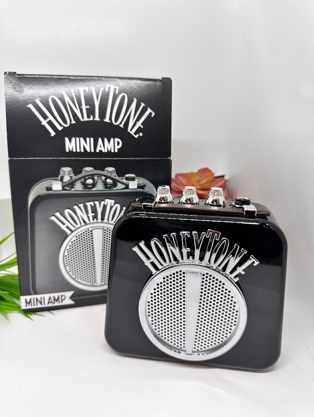 Danelectro Honeytone N-10 Guitar Mini Amp, Black with belt clip